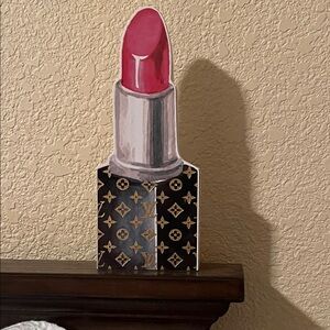Pink Lipstick Decor with Black and Gold Base